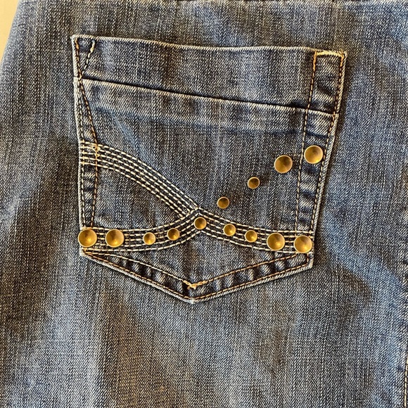 Christiana Zinn Distressed Denim Jean Skirt Size 8 - Picture 5 of 7